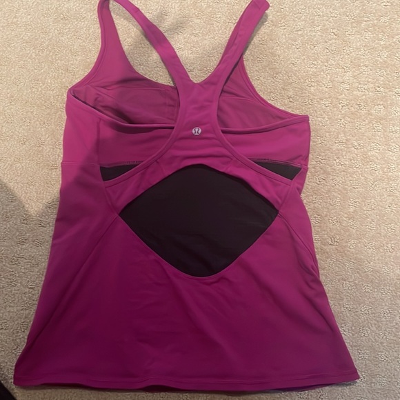 Lululemon tank top with built in bra - Picture 3 of 5